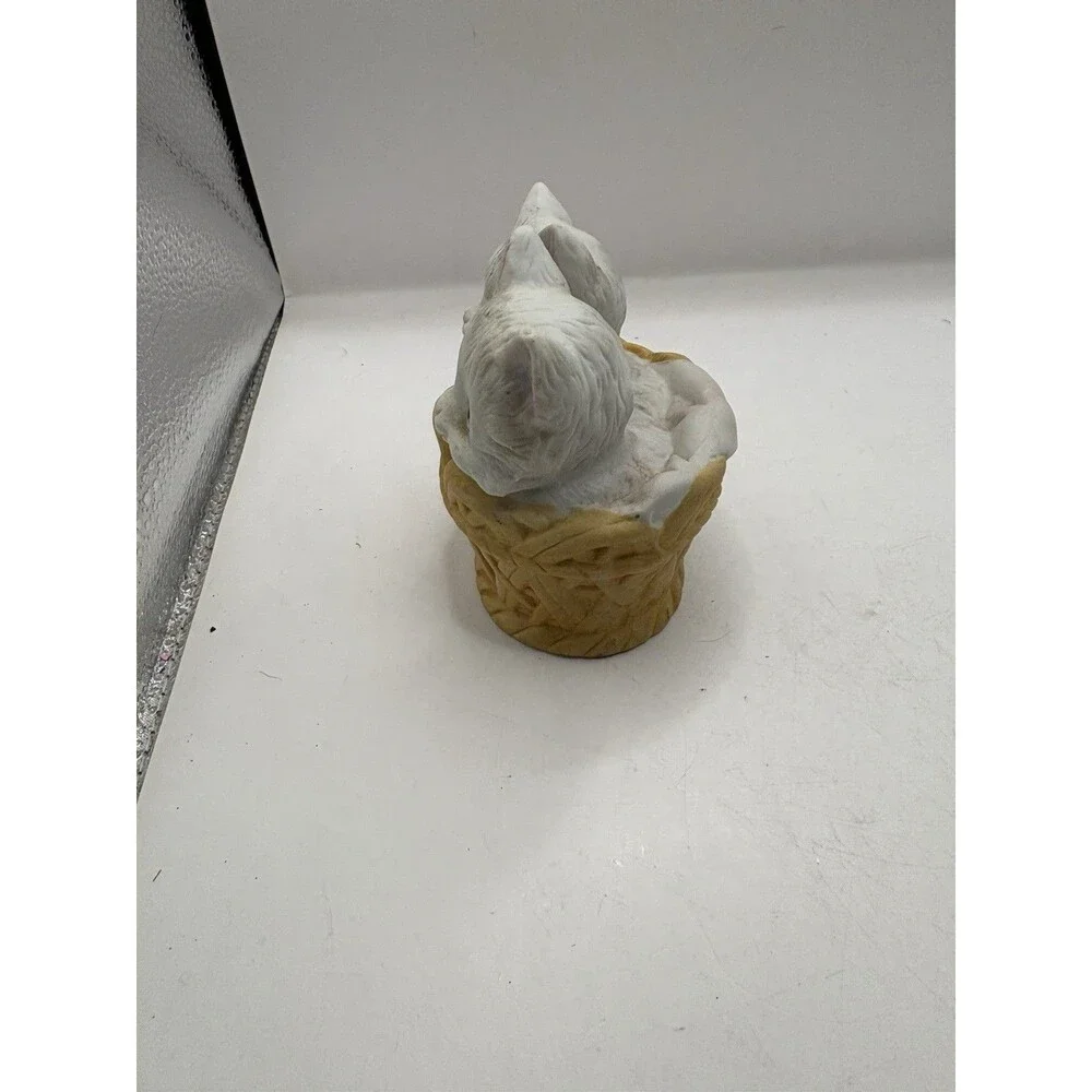 Royal Crown Kittens Cats in Basket Ceramic Figurine Gray 3 1/2 inches tall Cute